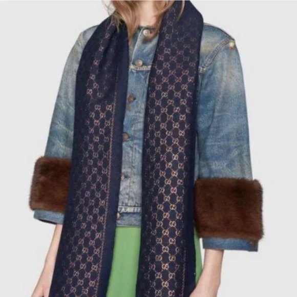 GUCCI Women's Wool Scarf Navy and Pink - Picture 1 of 3